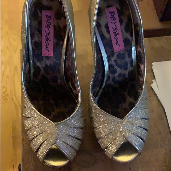 Gold Glitter Betsy Johnson Retro Platforms Size 7 - Picture 3 of 7